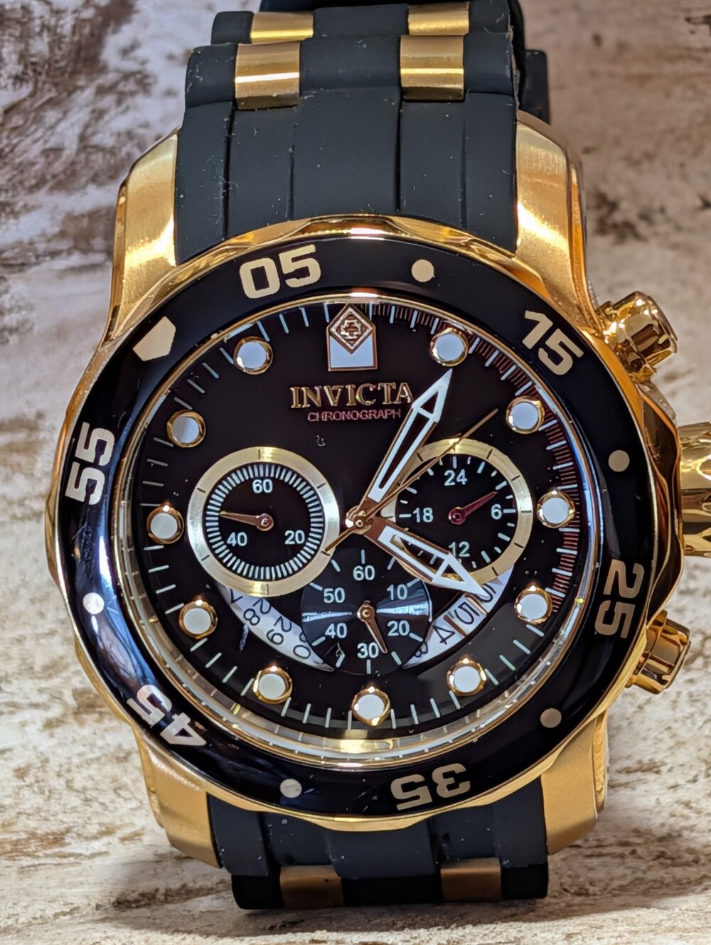 Invicta Mens Watch 6981 Pro Diver Black Dial Gold Tone Chronograph Black Silicon